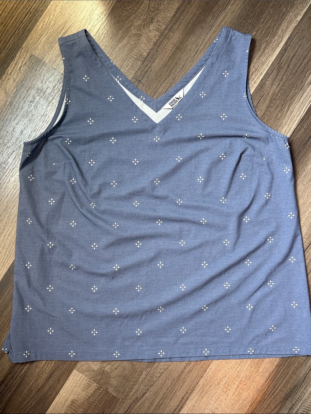 Eddie Bauer V-Neck Sleeveless Loose Fitting Quick Dry Tank Top